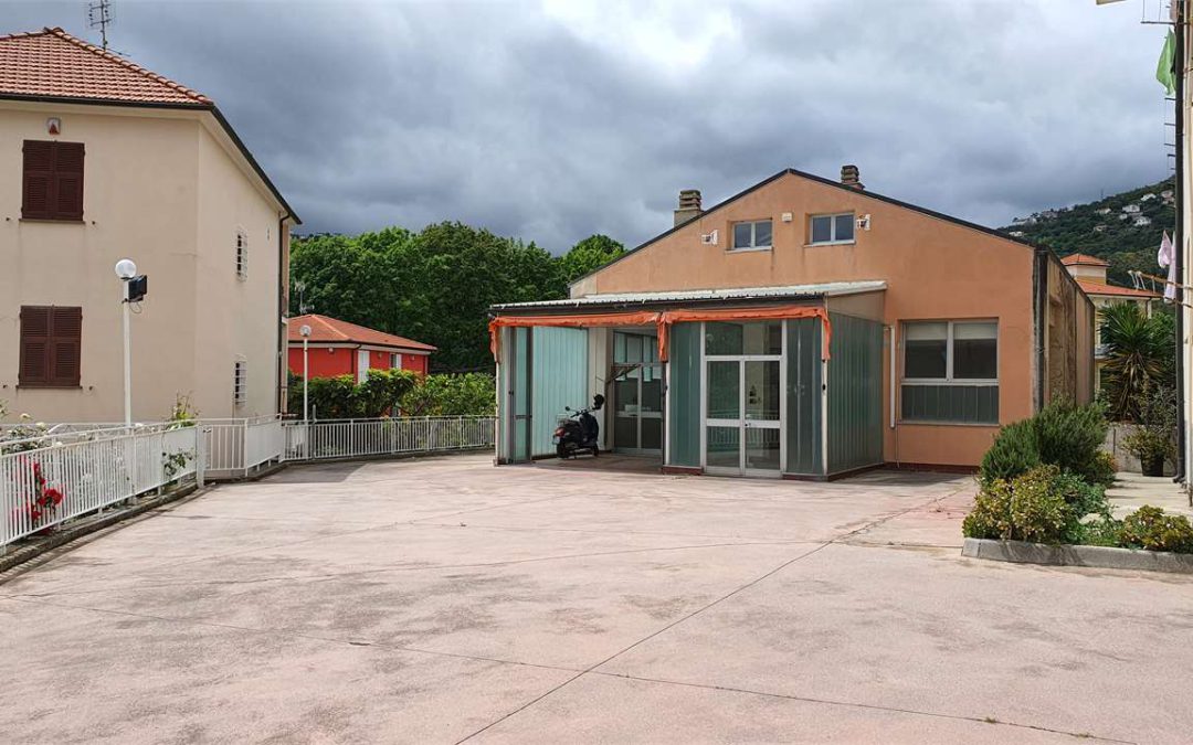 VILLA DA RISTRUTTURARE CON PIAZZALE E ORTO